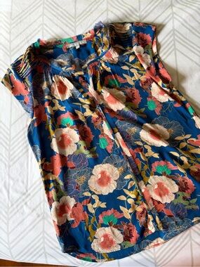 Daniel Rainn Blue Floral Button-Front Blouse